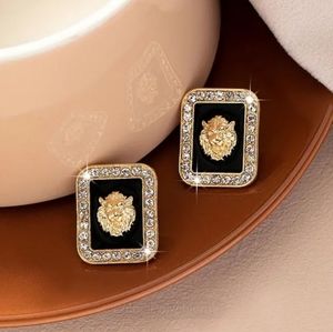 Lion Head Square Earrings NWT🔥